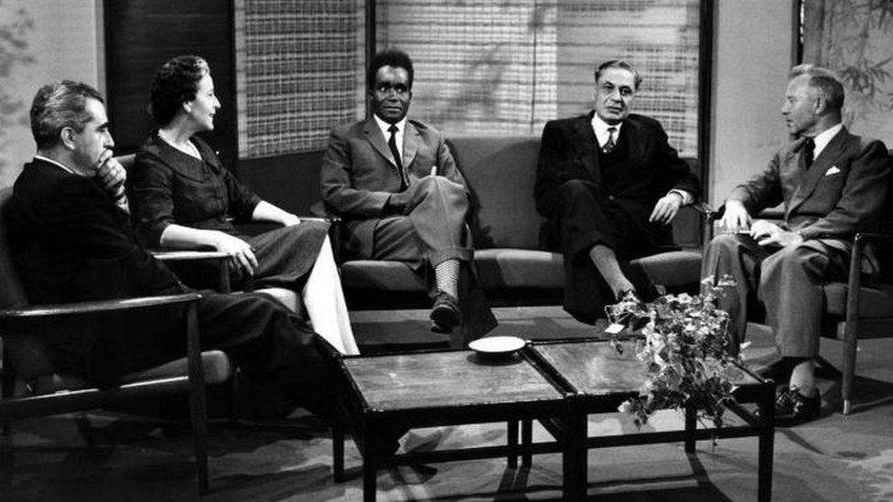 BBC Brains Trust. L-R ; Paul-Marc Henry, Lady Kackson, Kenneth Kaunda, B.K. Nehru and Norman Fisher (chairman).