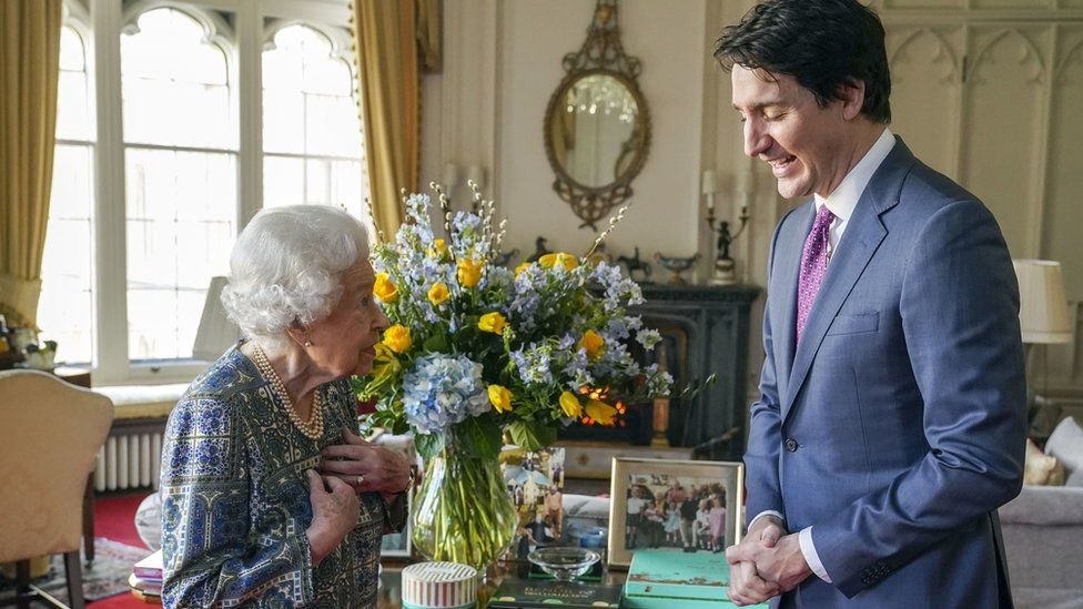 Queen meeting Trudeau, plus flowers