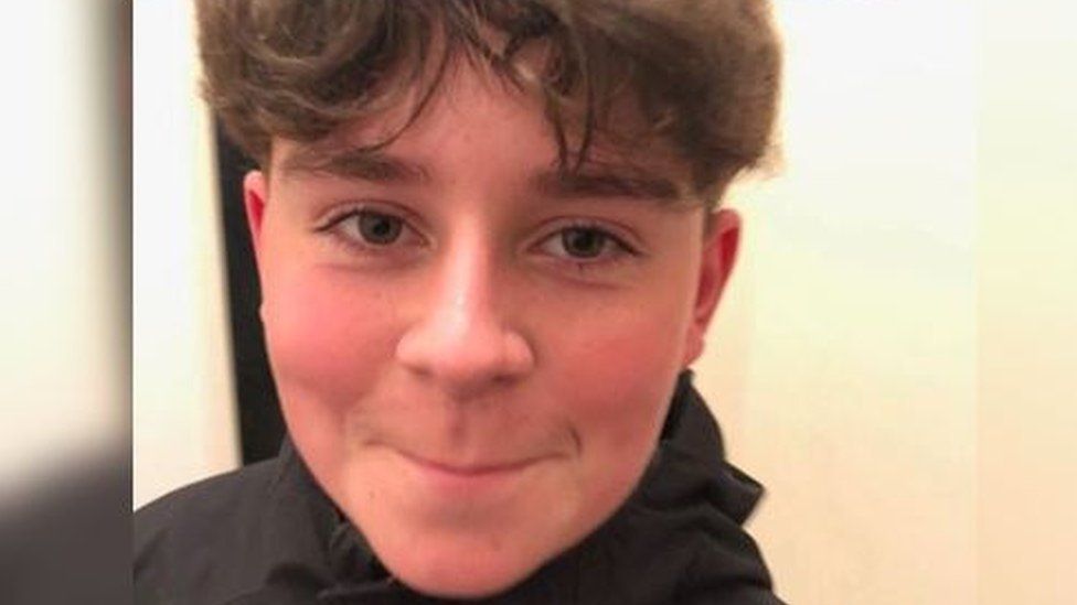 Carson Price death: Boy, 14, bailed in drugs death probe - BBC News