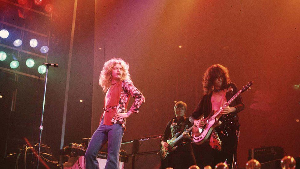 Led Zeppelin on stage in Chicago