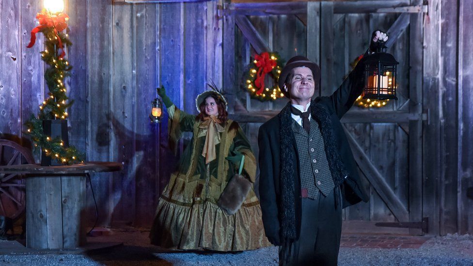 A Christmas Carol: How Scrooge is saving theatres this Christmas - BBC News