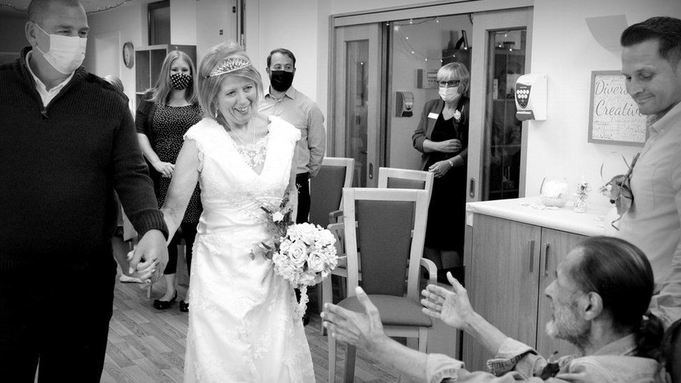 Sharon and Russ Arrowsmith on their wedding day