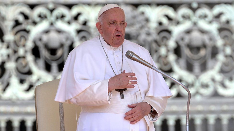 Папа Франциск выступает с комментариями