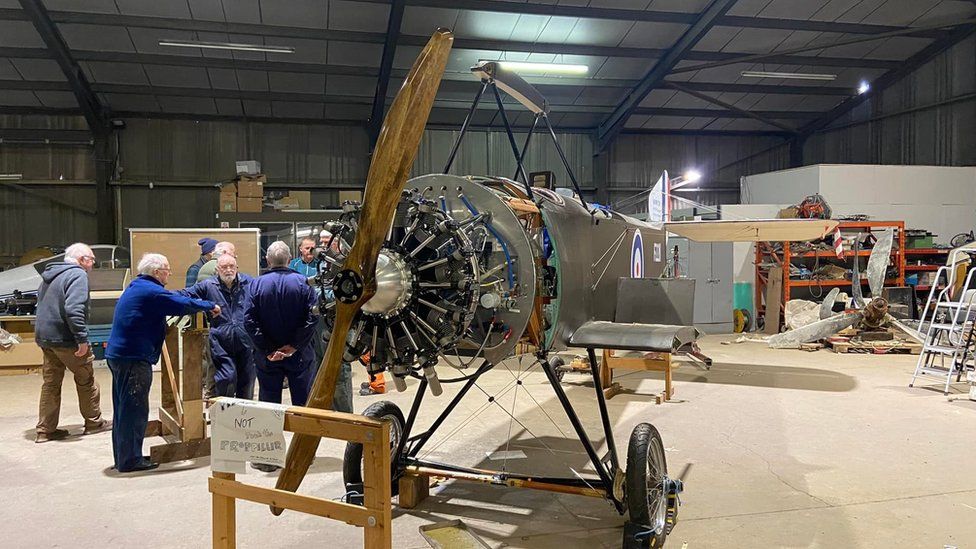 The men who spent 20 years building a fighter plane BBC News