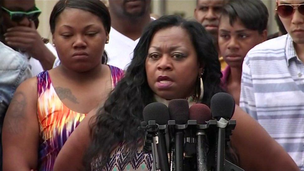 Philando Castile death: Mother gets $3m over police shooting - BBC News