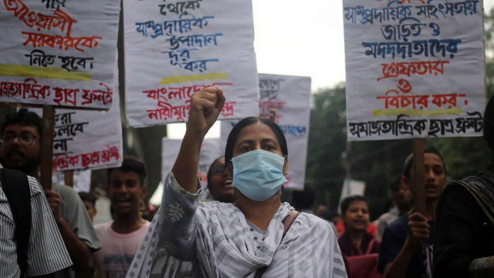 протест против насилия в Дакке
