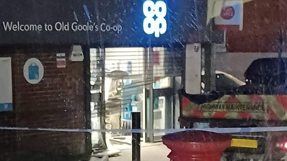 Goole Ramraiders target Coop cash machine BBC News