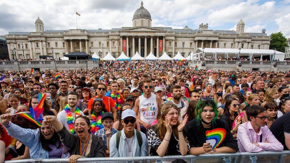 Thousands of people gather in Trafalgar Square