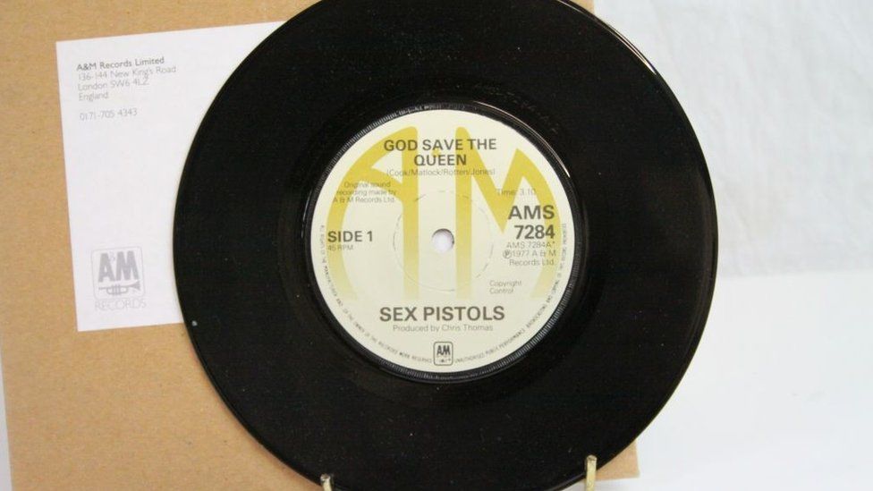 Sex Pistols God Save The Queen Single Estimated To Fetch £15k Bbc News