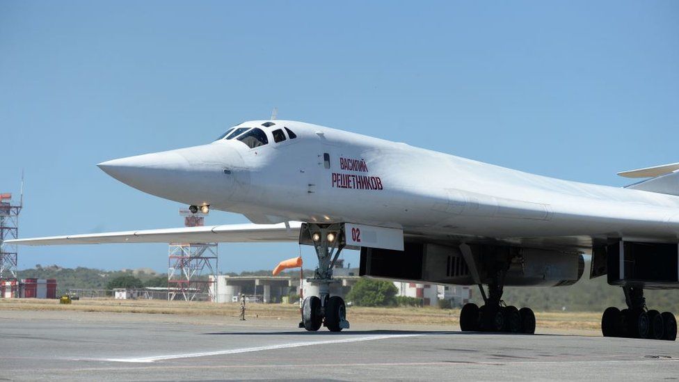 En diciembre, Rusia envío dos cazabombarderos Tupolev 160 a Venezuela.