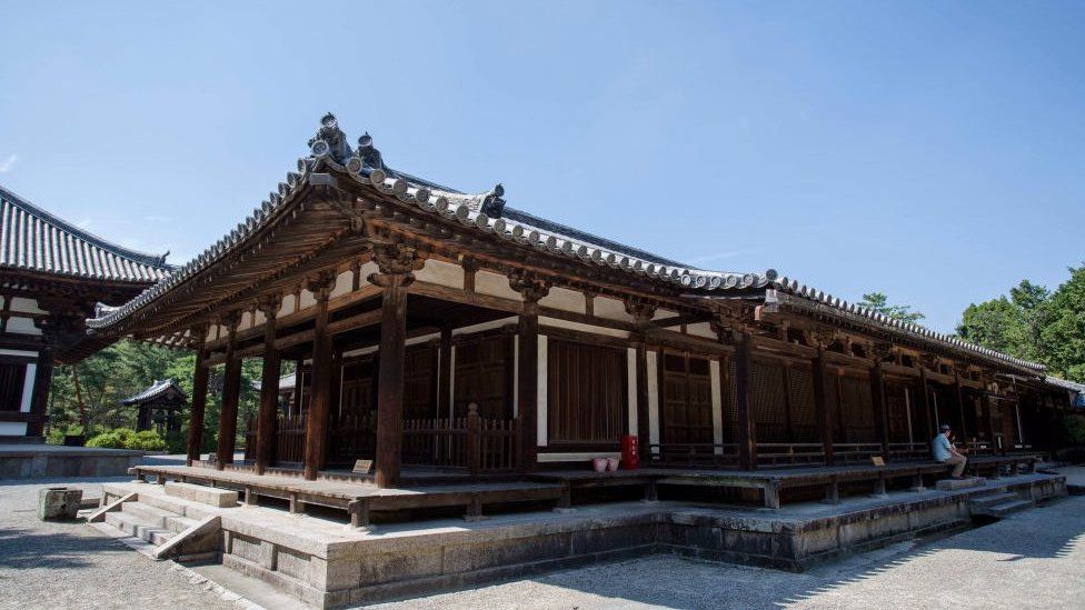 Located in suburb of Nara city, Toshodaiji Temple, designed and built by Chinese monk Jian Zhen in Tang Dynasty, has a China Tang architectural style and is identified as a national treasure of Japan. It is regarded as the head temple of Japans Ritsu-shu denomination of Buddhist teachings.