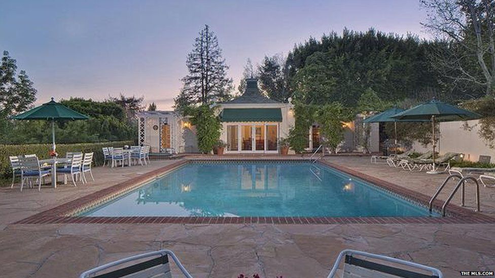 Taylor Swift Beverly Hills House Photos
