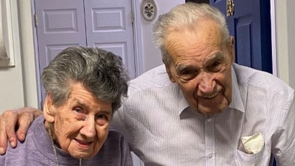 Couple fall in love at Keynsham retirement village BBC News