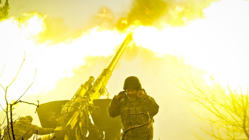 Ukrainian crew fire artillery shell. File photo
