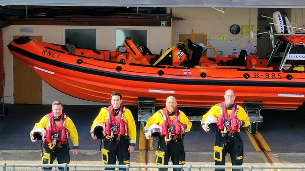 RNLI crewmembers