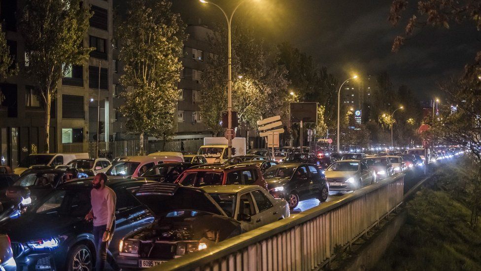 Traffic jam leaving Paris on 29 October