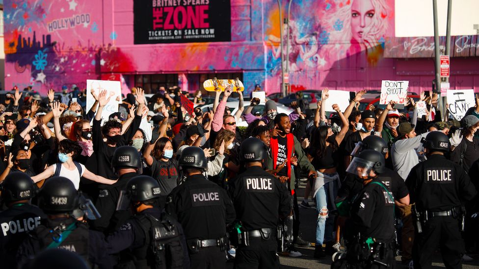 Protesters square off against police in Los Angeles, California USA, 30 May 2020