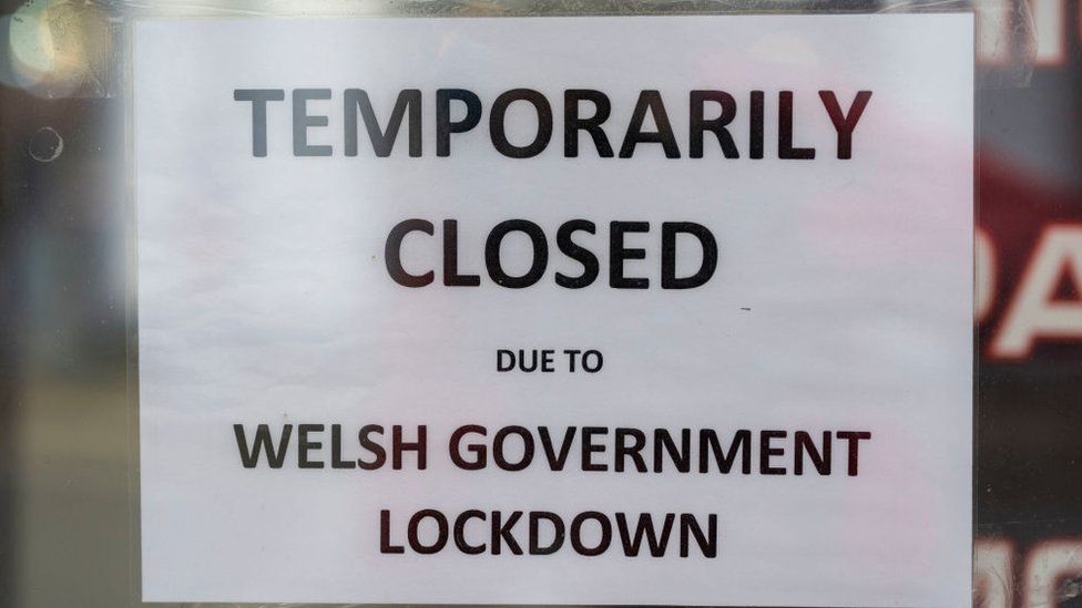Lockdown closed sign