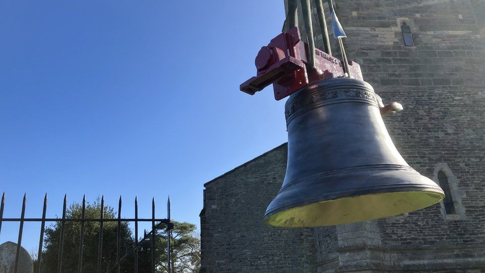 Bells that were silent for 40 years return to Car Colston church - BBC News