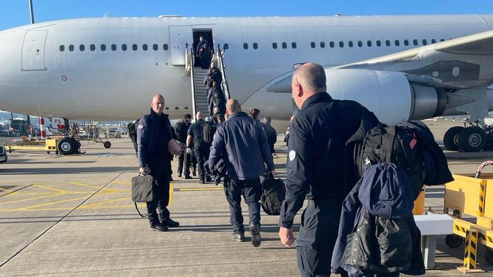 UK search and rescue team board flight to Turkey