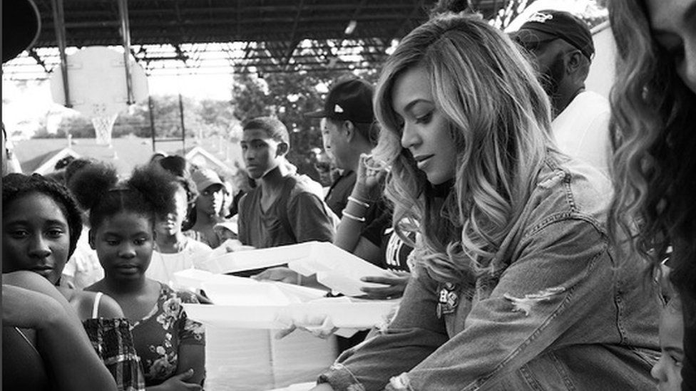 Beyonce returns to Houston to help victims of Hurricane Harvey - BBC News