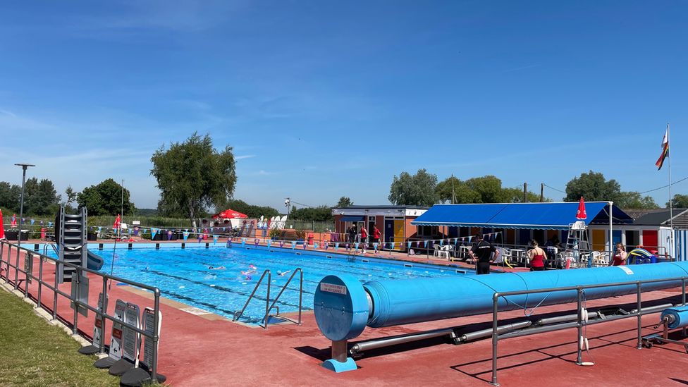 Heatwave To Worsen Chlorine Shortage, Beccles Lido Says - BBC News