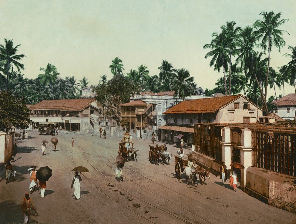 A colour photograph of Girgaum Road, Bombay