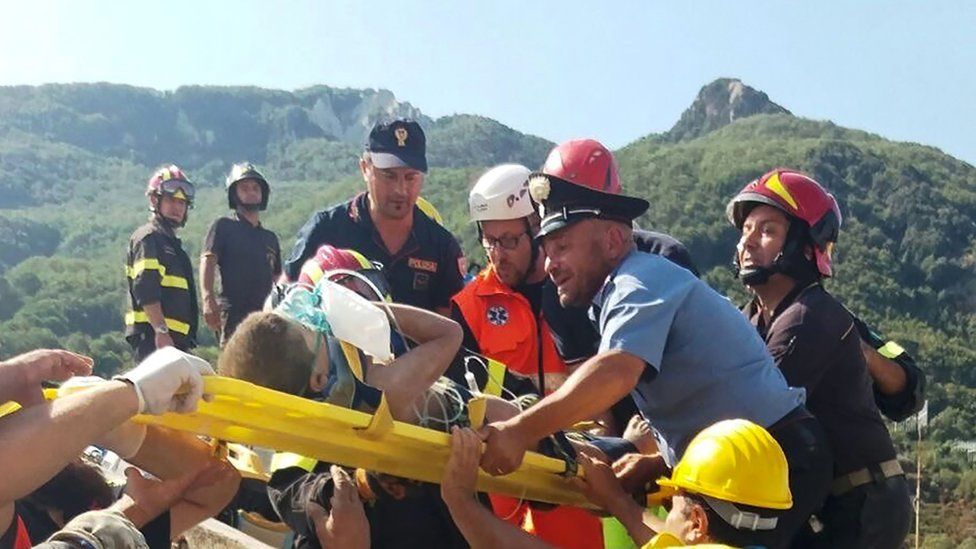 Boy rescued from collapsed building in Ischia on 22 August 2017