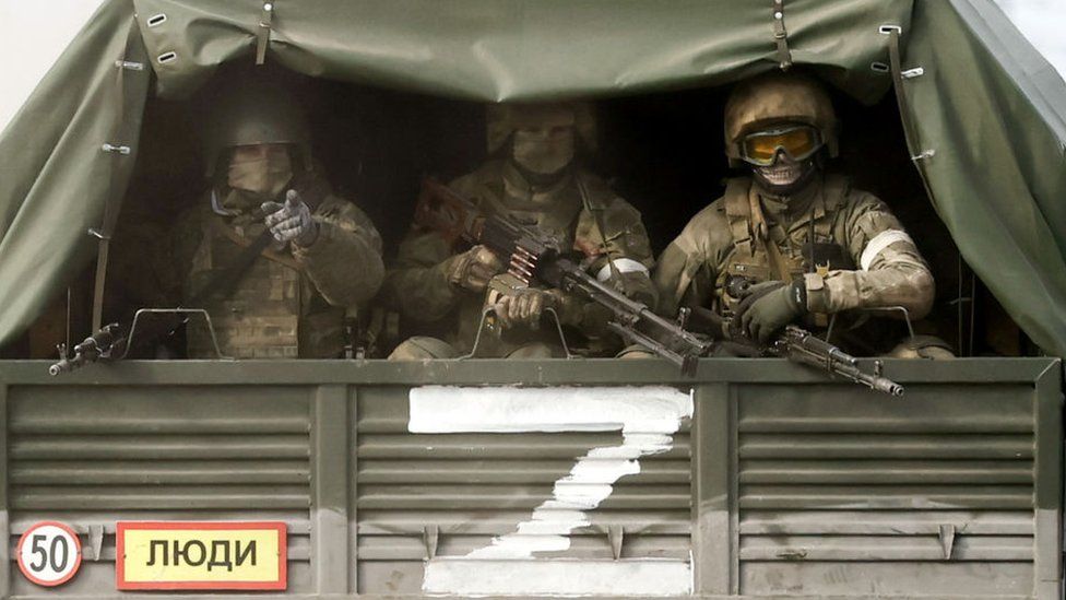 russian troops on crimea-kherson border