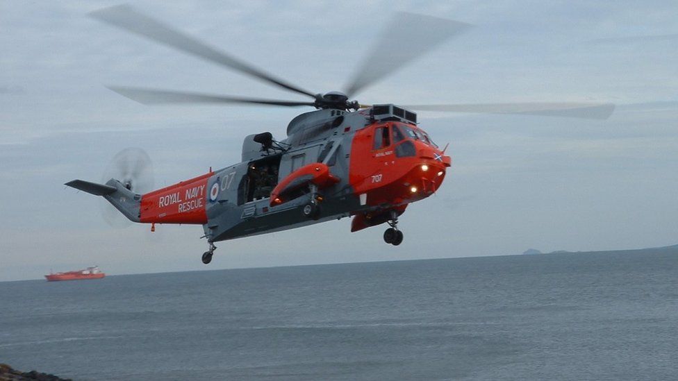 Paddle-boarders blown offshore from Portobello rescued by helicopter ...