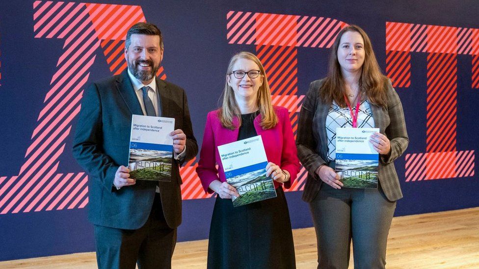 Shirley-Anne Somerville (centre) with Jamie Hepburn and Emma Rodick