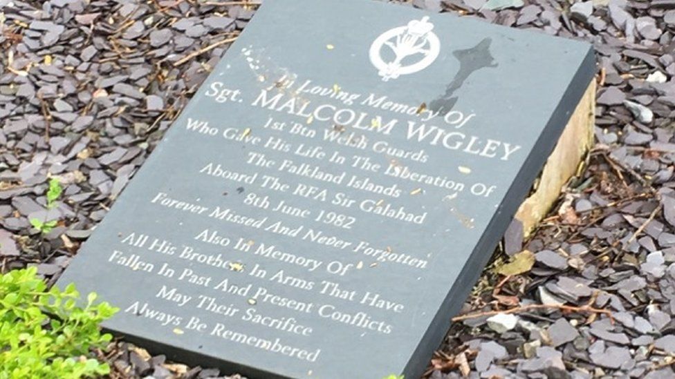 Connah’s Quay memorial to Sgt Malcolm Wigley