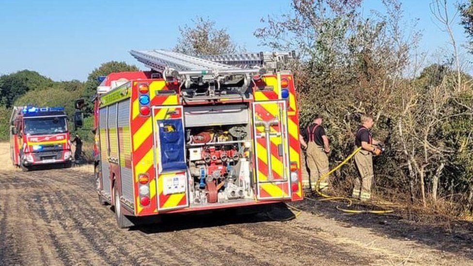 Haverhill terraced house fire spreads to neighbouring homes - BBC News