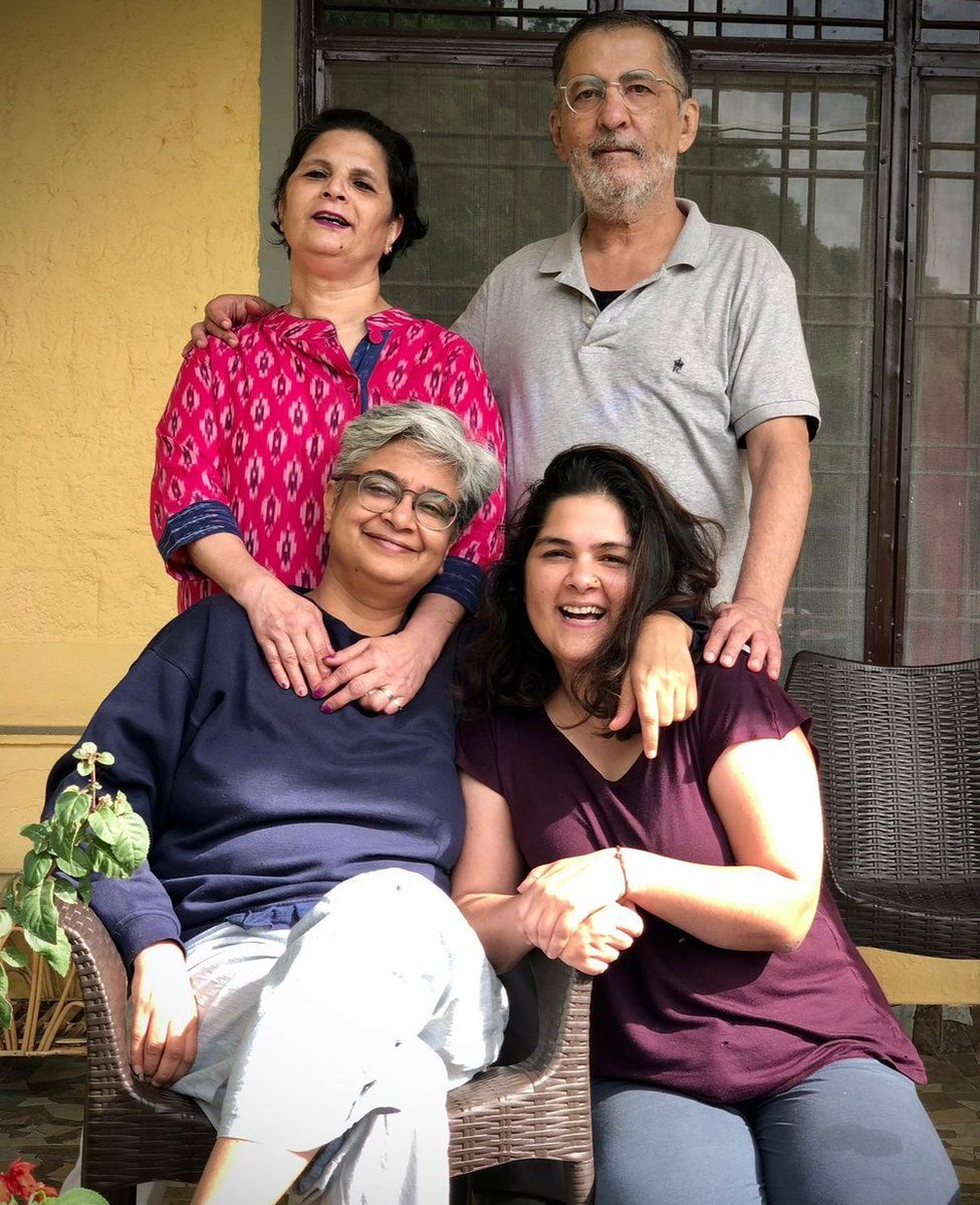 Ankita Khanna and Dr Kavita Arora with the former's parents