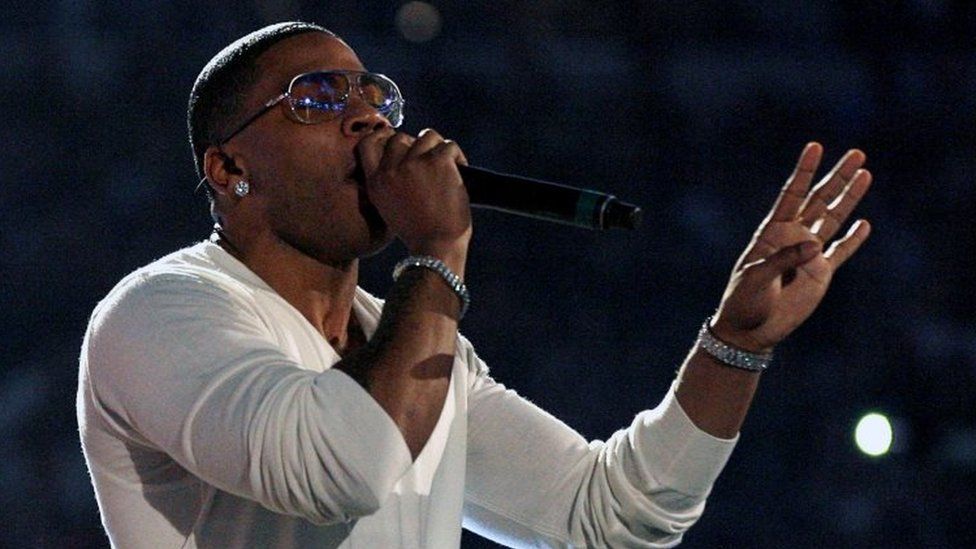 Singer Nelly performs before the 12 round WBC World Super Welterweight title boxing fight between Manny Pacquiao of the Philippines and Antonio Margarito of Mexico in Arlington, Texas (13 November 2010)