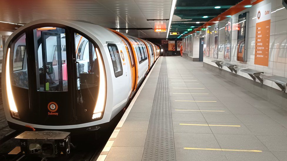 New Glasgow Subway train put to the test - BBC News