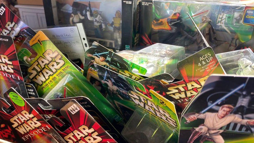 Bats auction off 'Star Wars' night memorabilia for charity