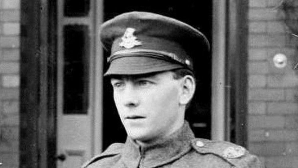 Sgt Arnold Loosemore of Sheffield