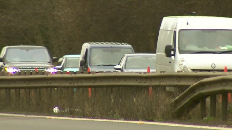 A1M motorway closed near Welwyn after motorbike crash - BBC News