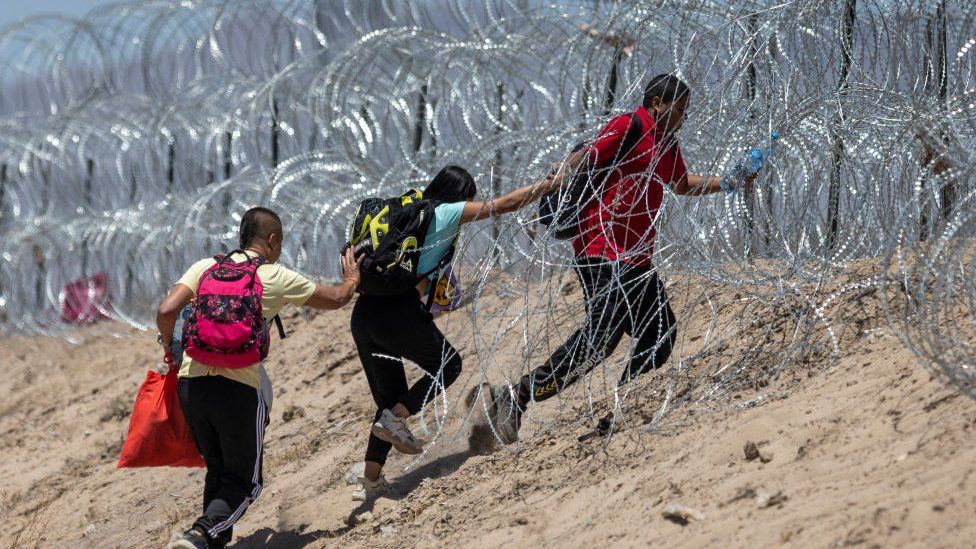 Мигранты на границе