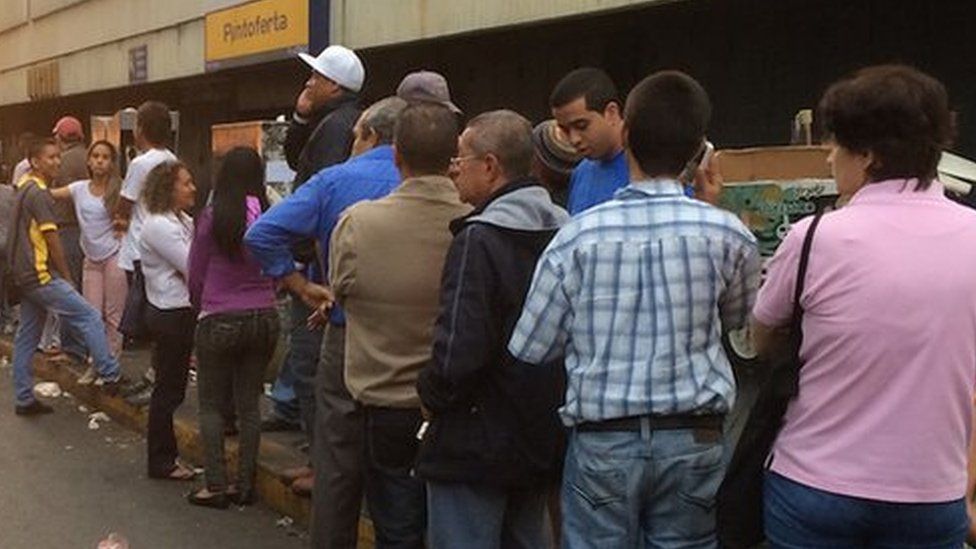 Food queue in Caracas (February 2016)