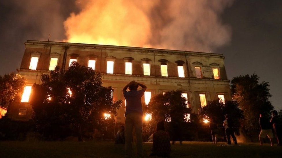 Incendio en el Museo Nacional de Brasil.