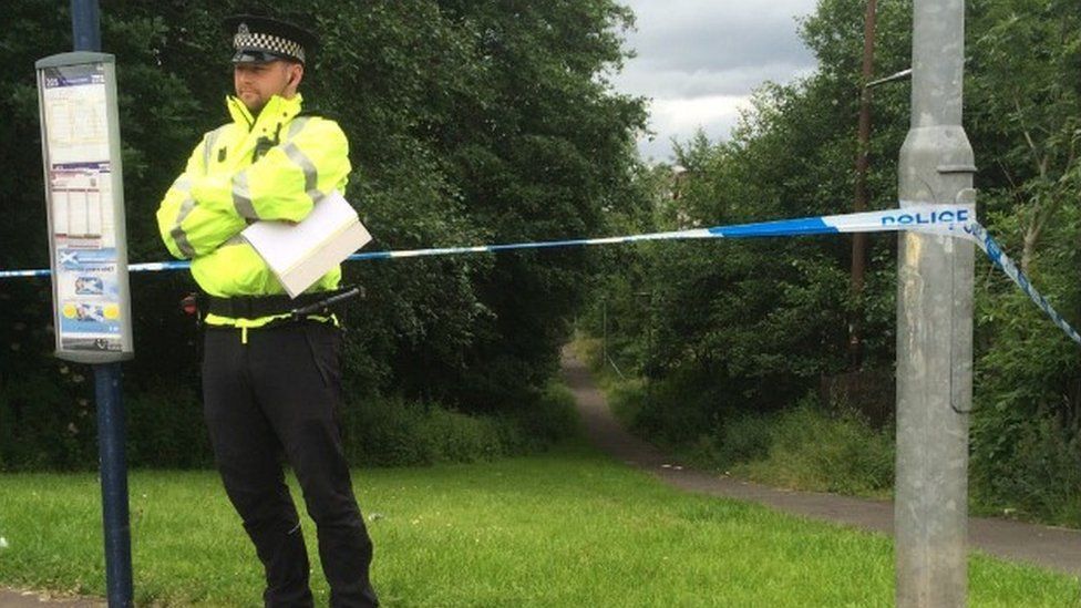 Man arrested after double shooting in Hamilton - BBC News