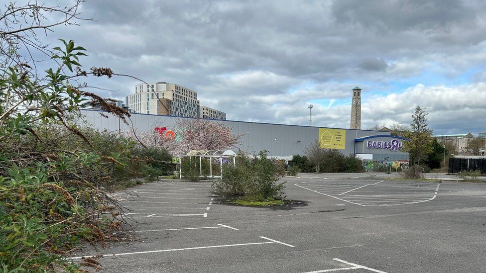 Toys R Us, Southampton