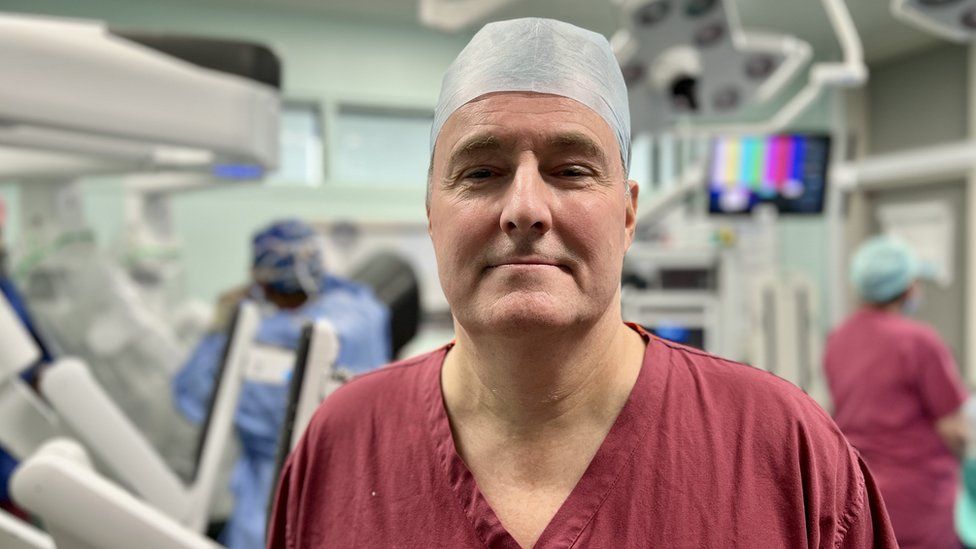 Robotic weight loss surgeon Doug Whitelaw