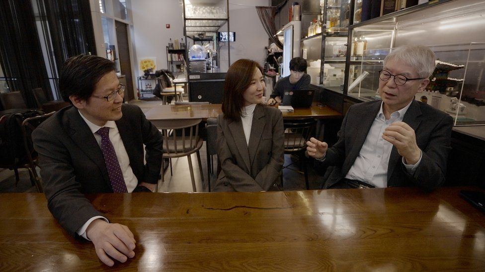Members of South Korea’s new Nuclear Policy Forum at a table
