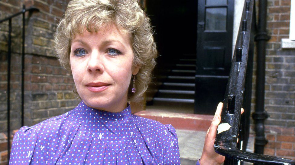 Grange Hill's Mrs McClusky actress Gwyneth Powell dies aged 76 - BBC News