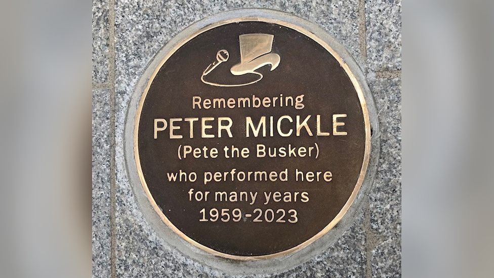 Liverpool: Plaque put up to honour 'character' city centre busker - BBC ...