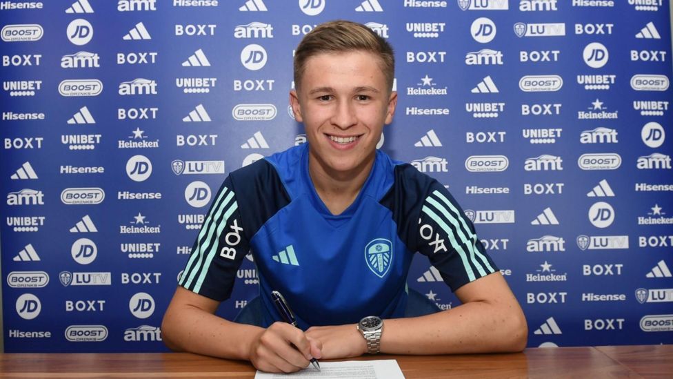Max McFadden signs first professional contract at Leeds United BBC Sport