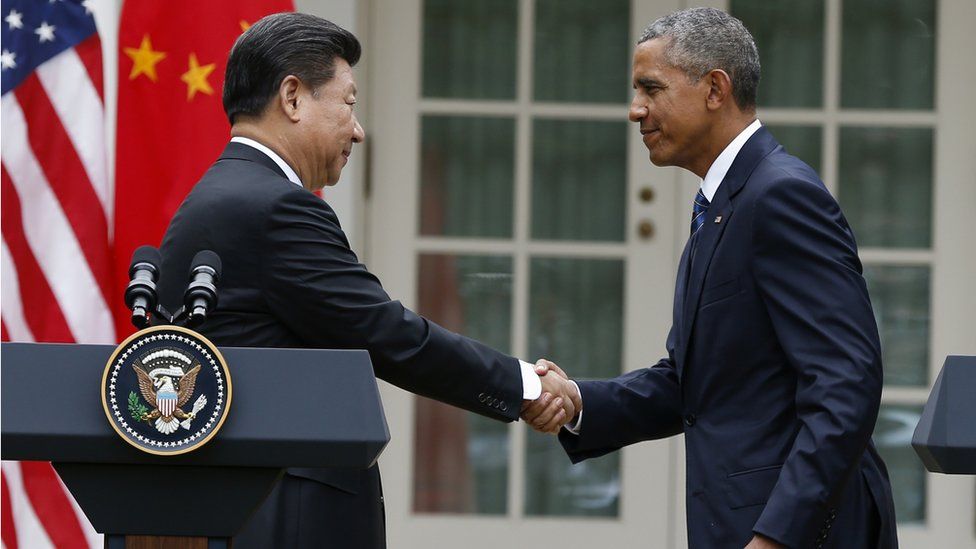 Barack Obama and Xi Jinping shake hands at the White House on 25 September 2015